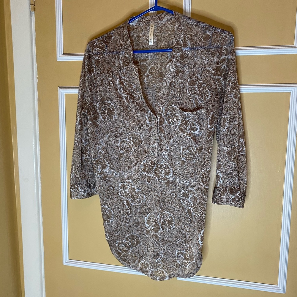 💖DNA Couture Tan Paisley Blouse